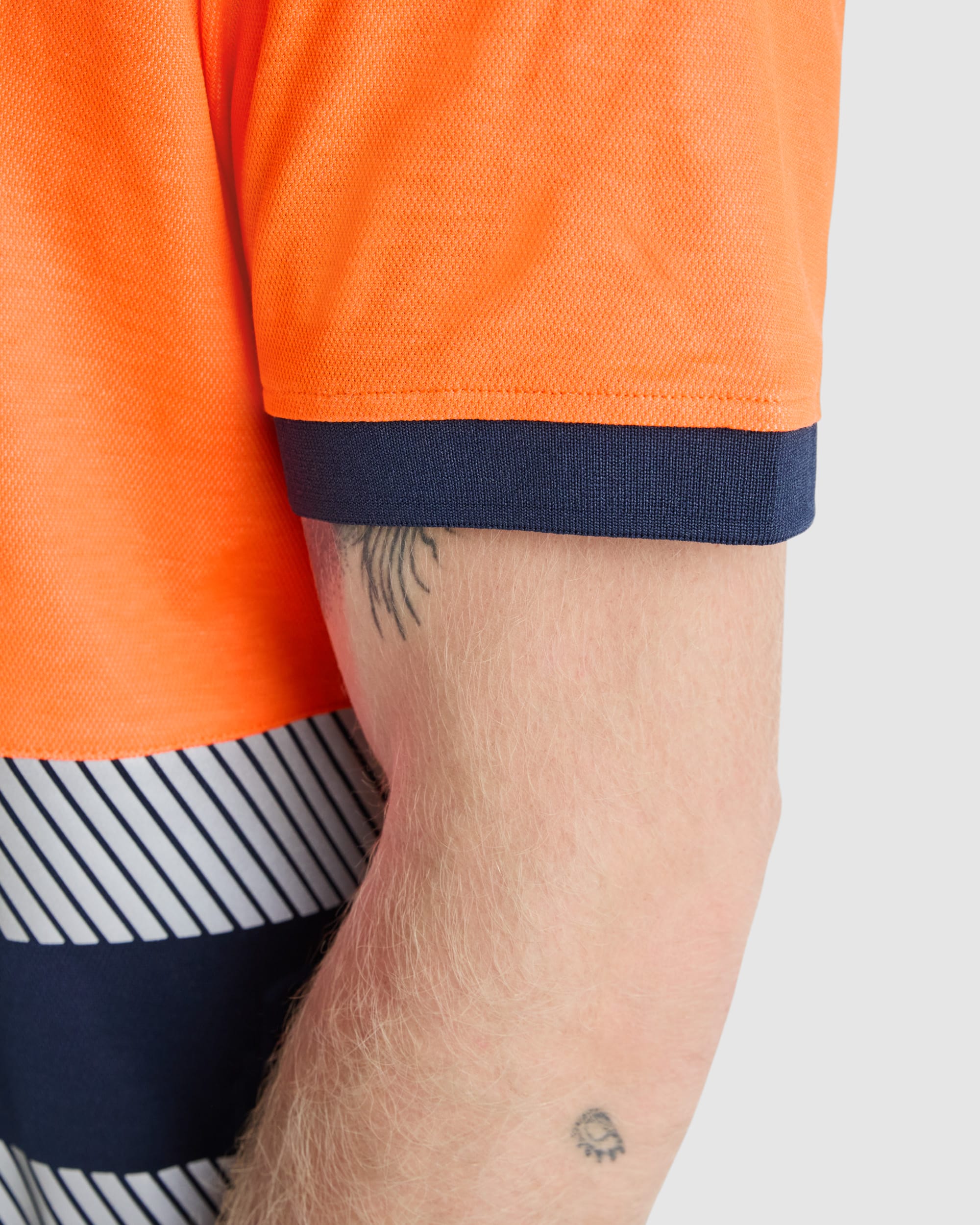 Atmungsaktives, kurzärmeliges Poloshirt mit hoher Sichtbarkeit Bestick & Bedruckt Ab 19,95 € - Ansicht 2
